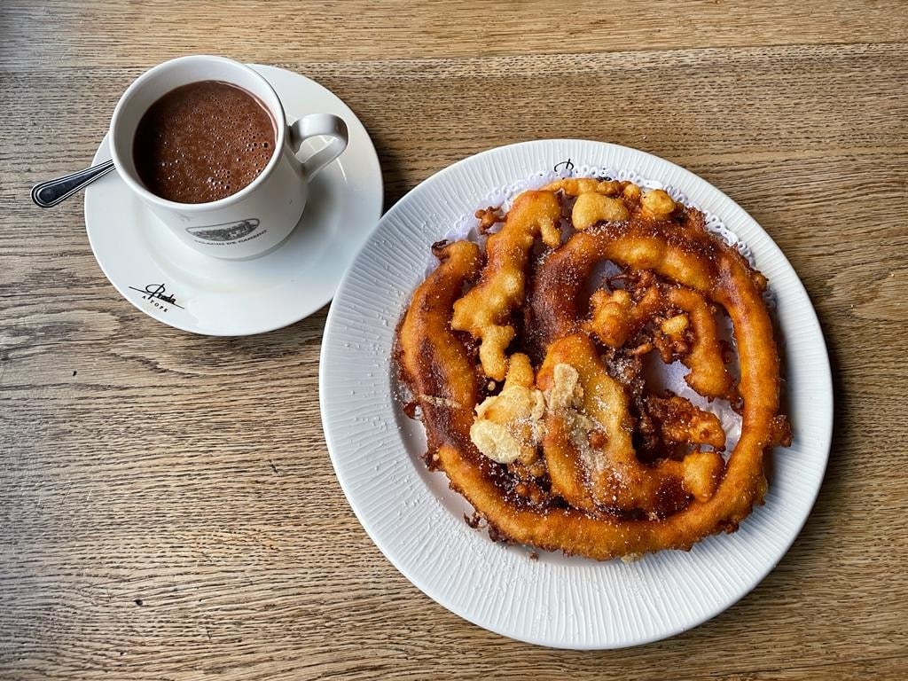 You are currently viewing Chocolate y frixuelos para sonreír con el frío