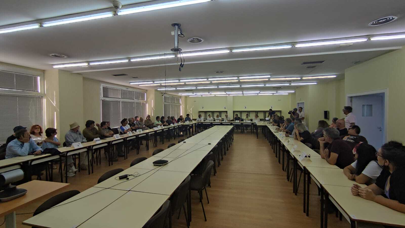 En este momento estás viendo Convocada para el domingo 22 de octubre la manifestación contra el impacto de los macroparques fotovoltaicos y eólicos en el paisaje del Bierzo