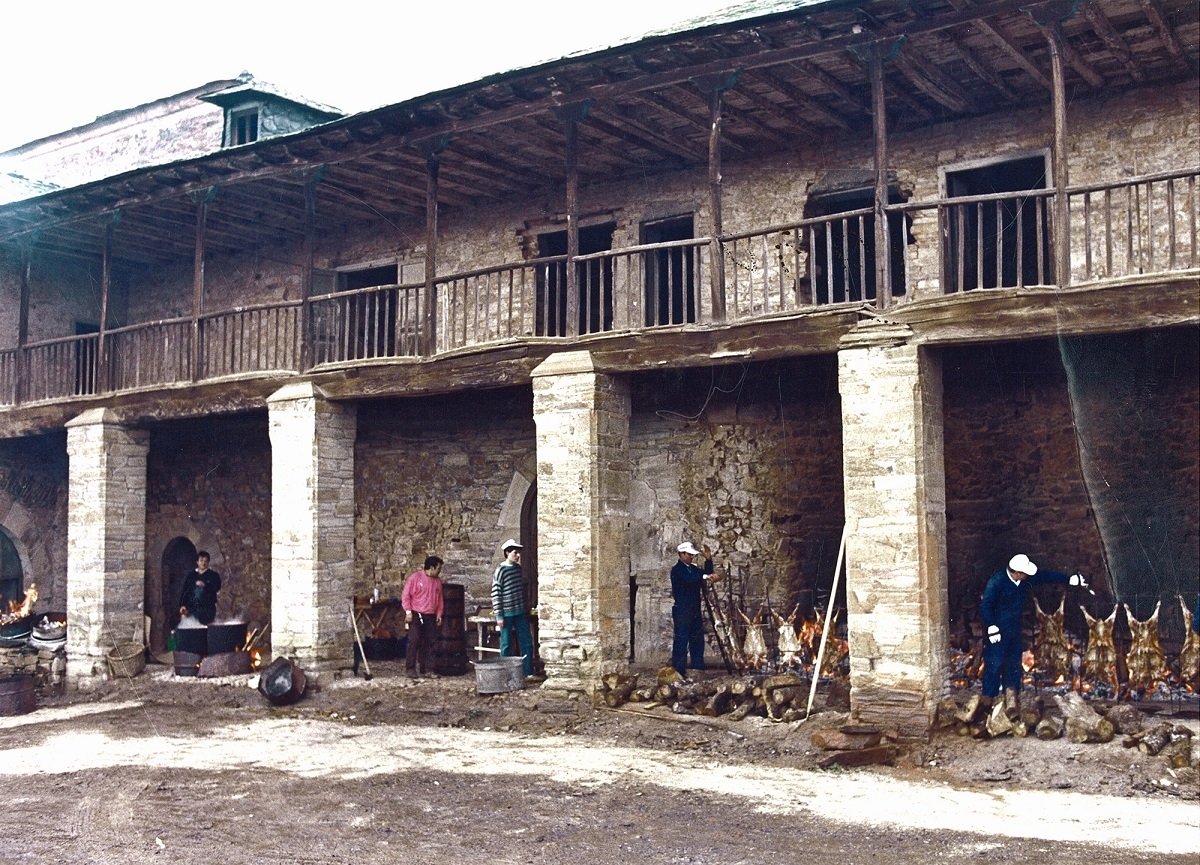 En este momento estás viendo Palacio de Canedo, la historia que habita entre nuestras paredes