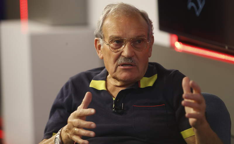 You are currently viewing Prada, en la tertulia de La 8 Bierzo